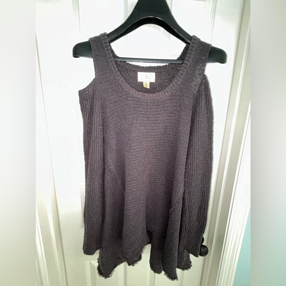 Open shoulder oversized top